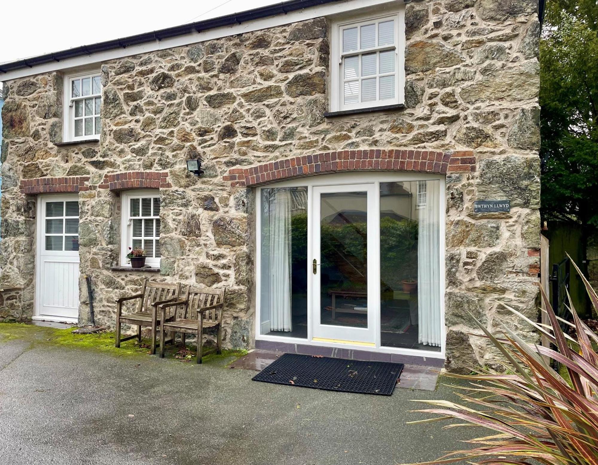 Menai Bridge Villa Екстериор снимка